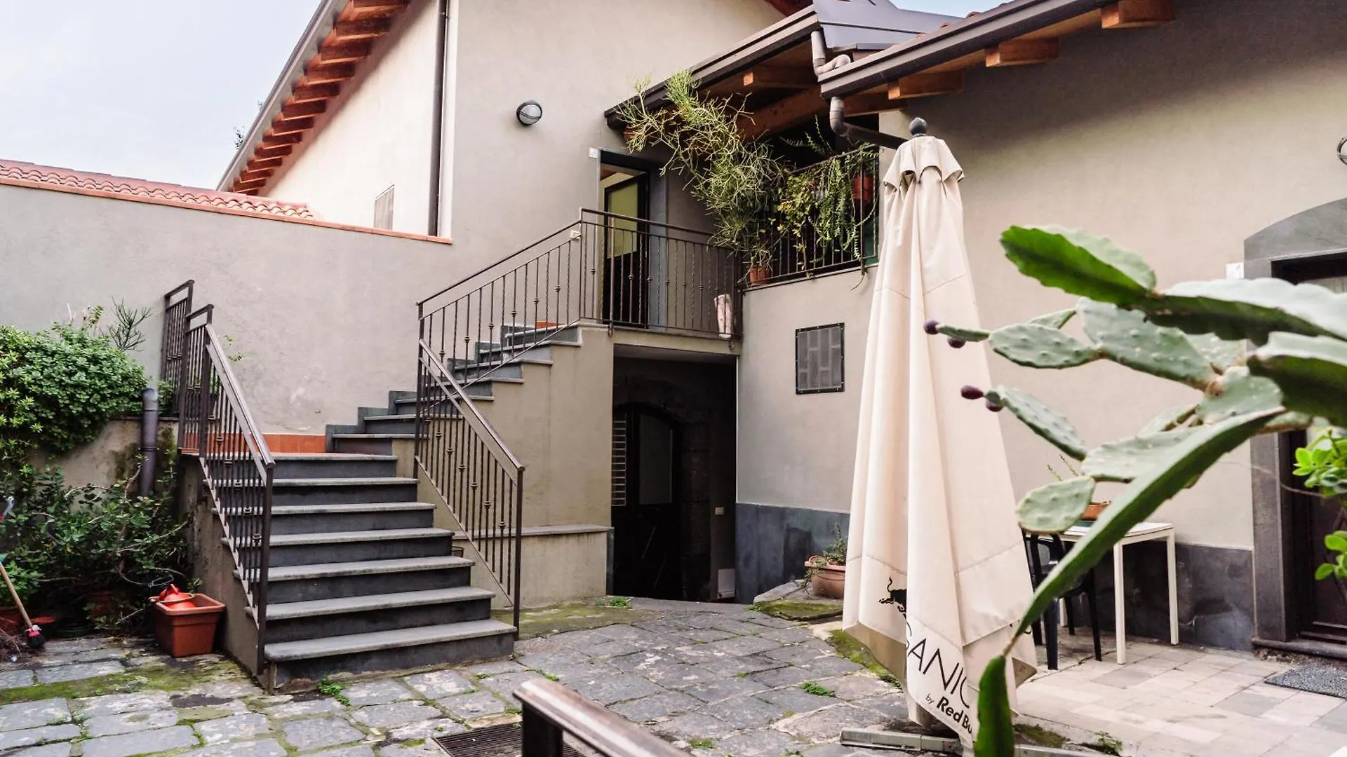 La Casa Di Carta Al Castello Ursino Apartment Catania 0*,